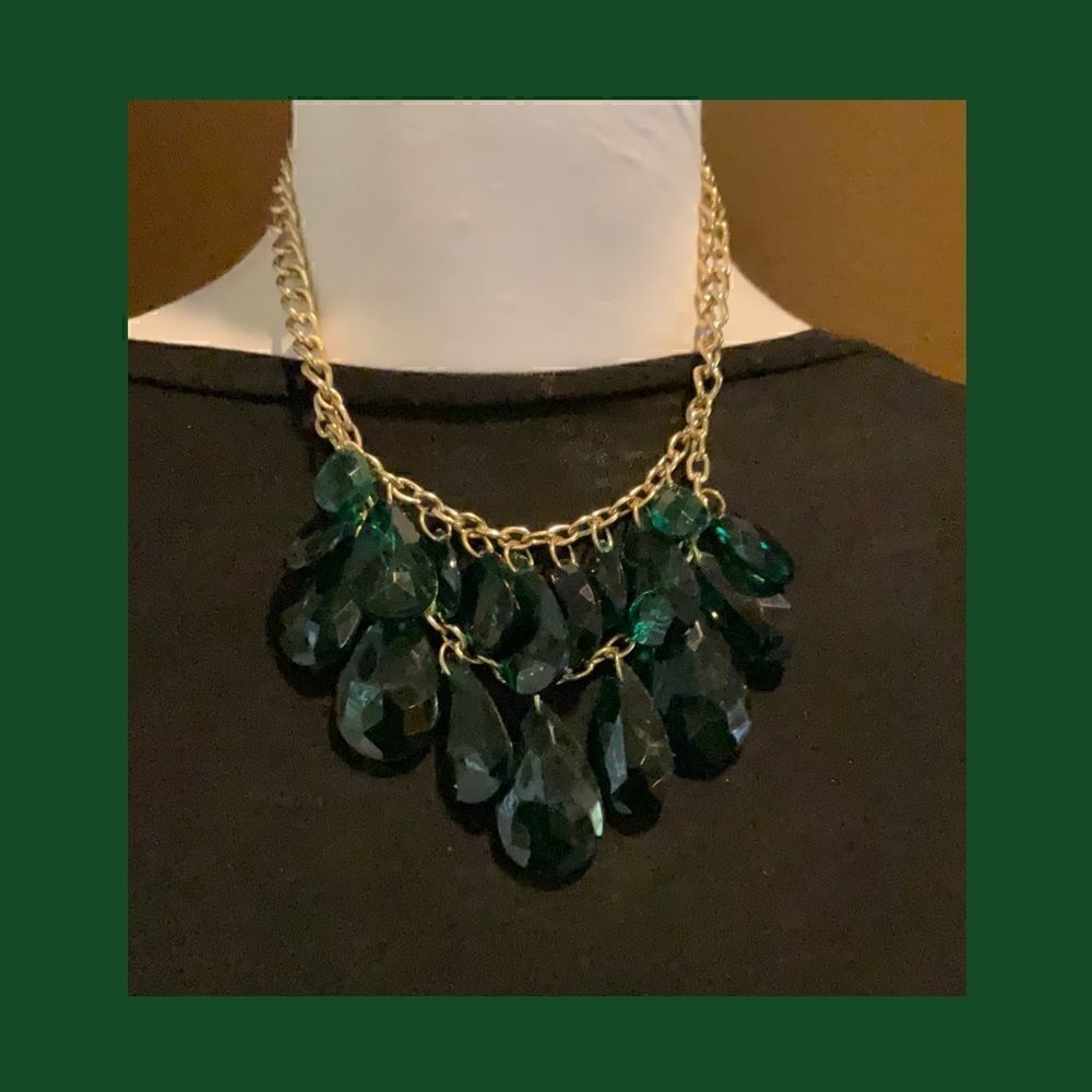 Vintage Emerald Green Statement Necklace